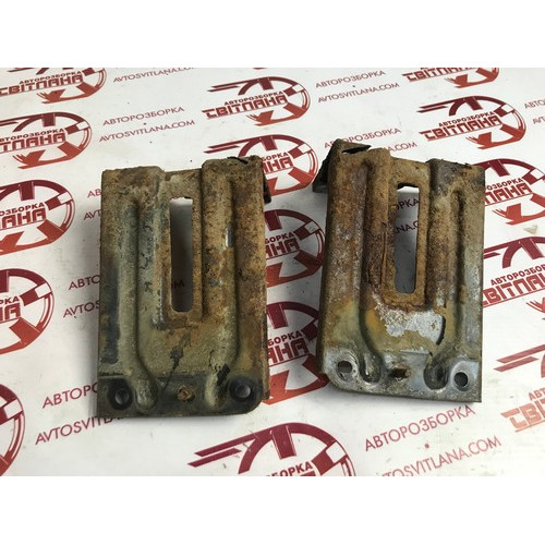 Кронштейн заднего бампера правый Kia Sorento 2002-2009 866923E000